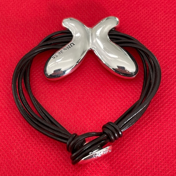 Uno de 50 Bracelet - Butterfly Effect - Silver - Size M - Picture 8 of 13